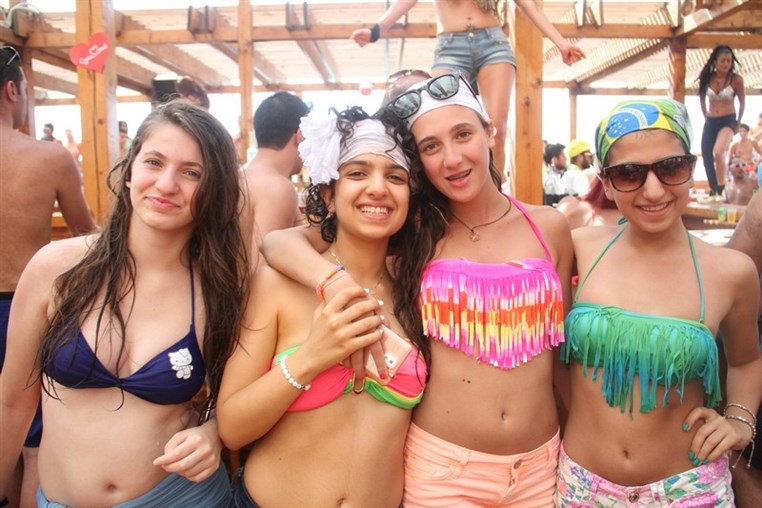 Cyan Beach Bar on Sunday